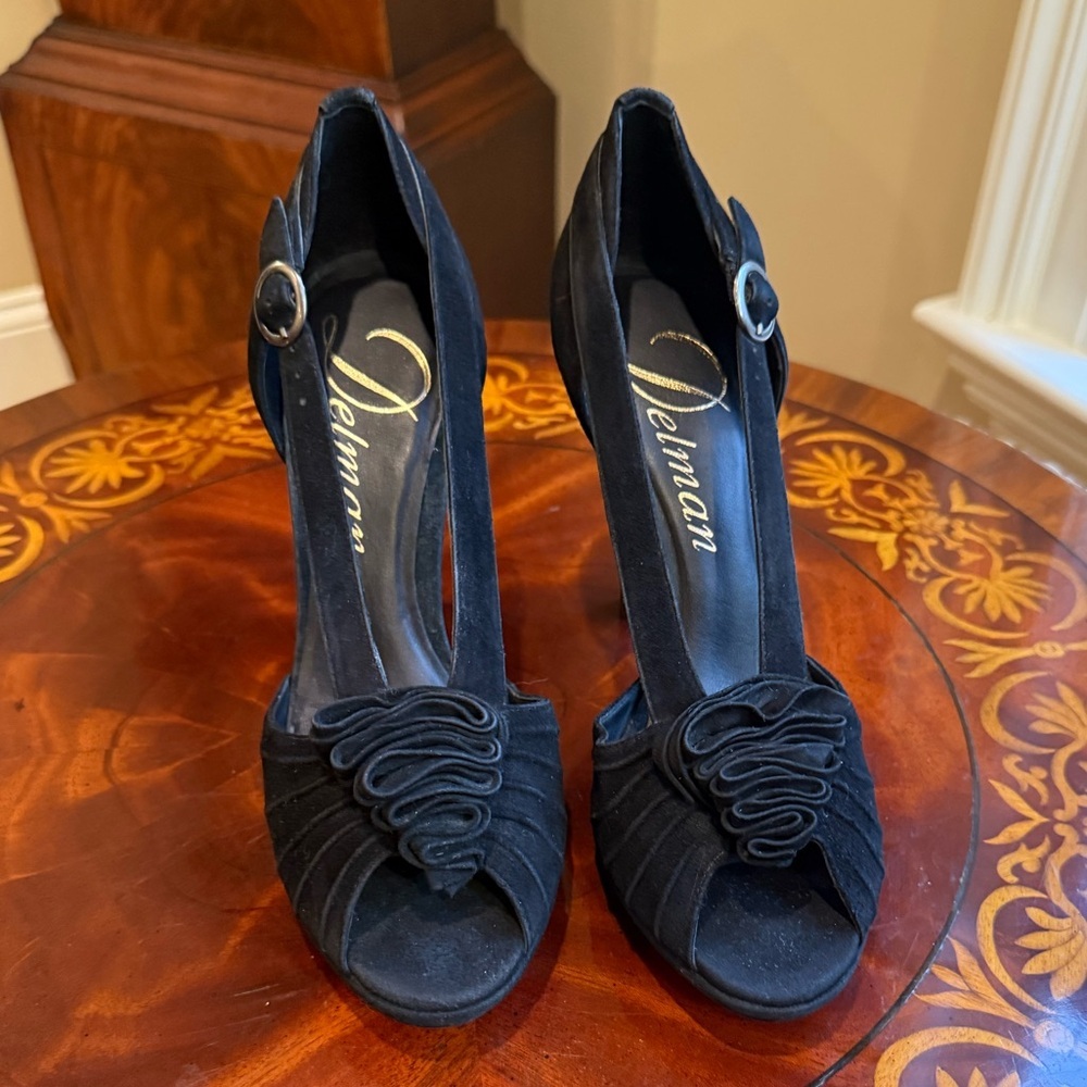 NWOT Delman Black Suede Leather Slingback 4.5”Heels w/Ruffle Size 7.5 MSRP $345 - Picture 3 of 15